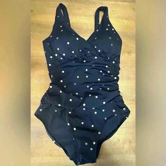 Boden swimsuit - Picture 1 of 10